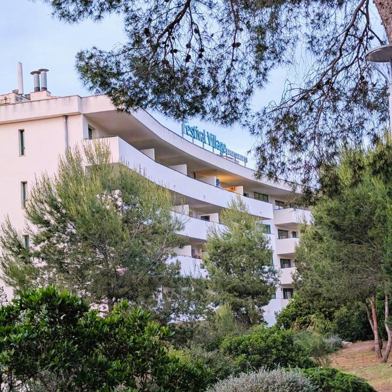 Vistas al mar, piscina y playa en Cap Salou - Apartamento de 2 dormitorios - 23