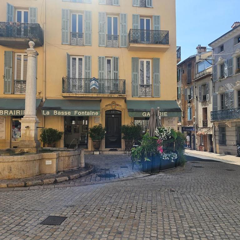 Joli cocon sous les toits au cœur de Vence et sa charmante terrasse tropezienne - Appartement 1 Chambre - 46