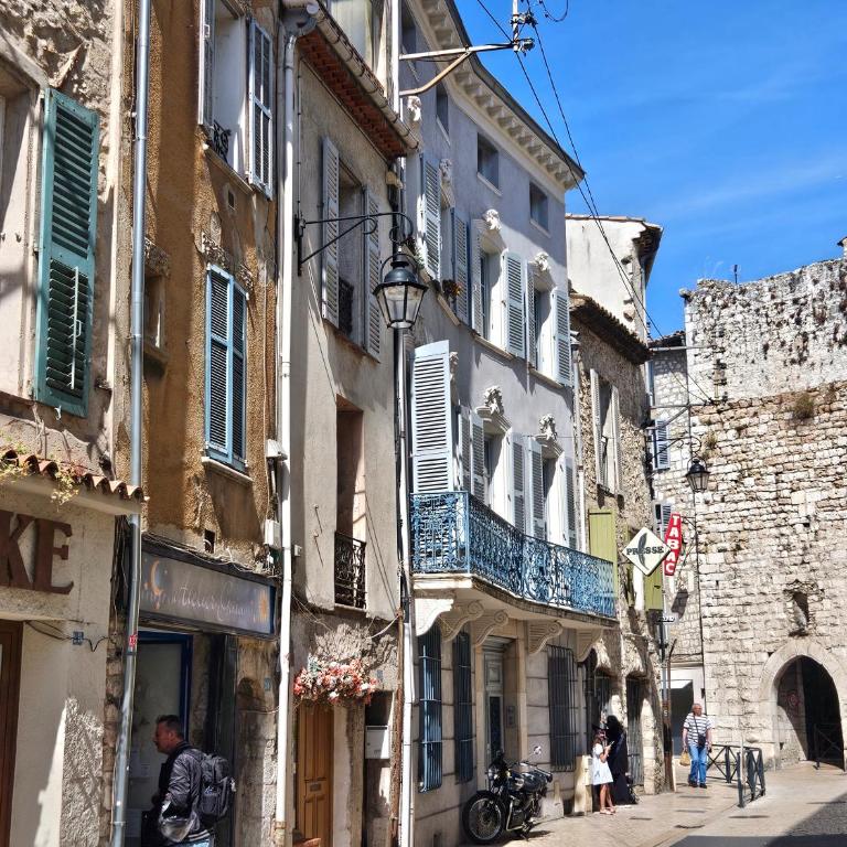 Joli cocon sous les toits au cœur de Vence et sa charmante terrasse tropezienne - Appartement 1 Chambre - 47