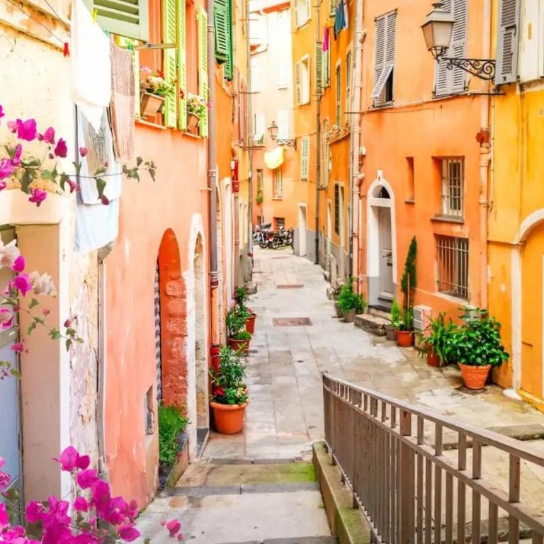 FLEUR- Cosy Studio, 200 Promenade des Anglais et Negresco, wifi, climatisation- calme - Appartement 1 Chambre - 33