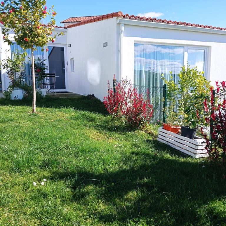 LAR JARDÍN - Casas independientes con parking privado - Casa de 2 dormitorios - 28