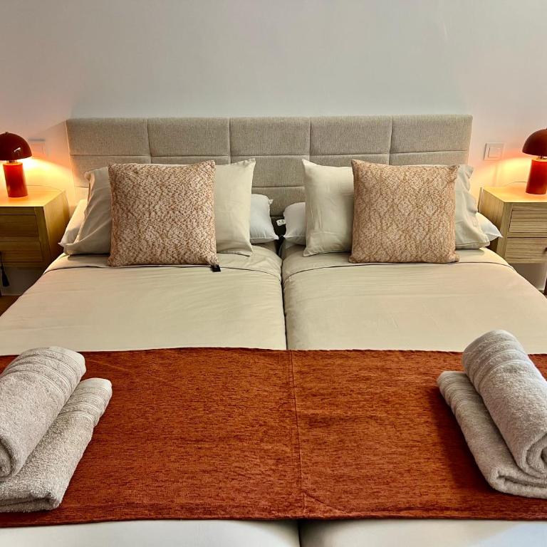 Alay Apartment, 3 Minutes to the Beach, Pool, Puerto Marina - Apartamento de 1 dormitorio - lado mar - 2