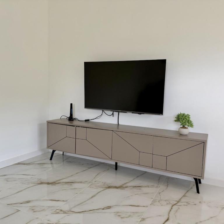 HOST4U - Dimora degli Ulivi, New House with Two Bedrooms, Terrace and Parking, 10 minutes to the beaCh - Appartamento con 2 Camere da Letto e Vista Giardino - 2