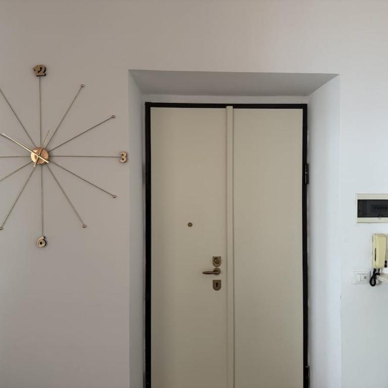 HOST4U - Luxury Beautiful Two Bedrooms Apartment front Beaches in Imperia, Casa Catalina - Apartment mit 2 Schlafzimmern und Meerblick - 15