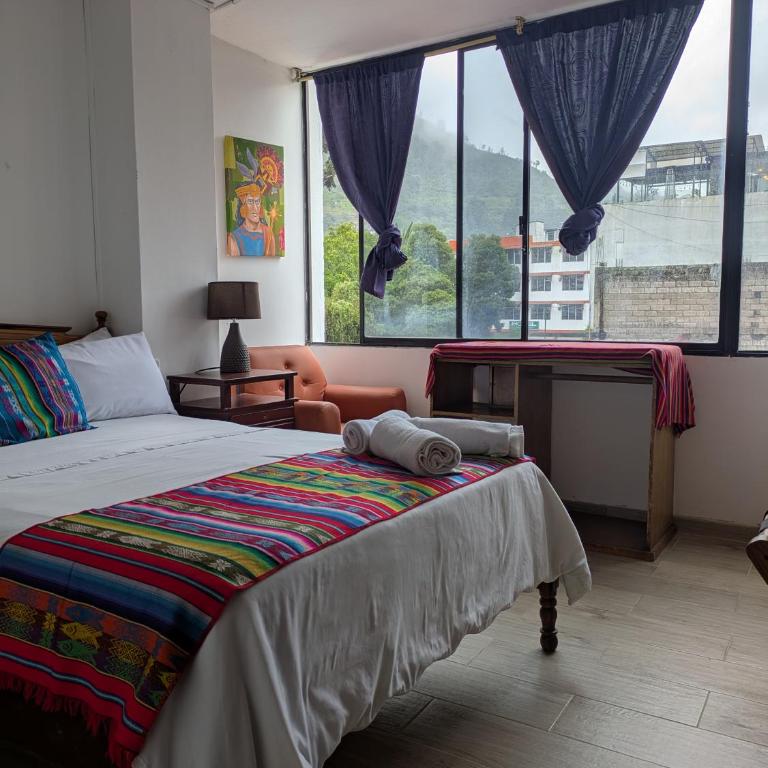 Crater Eruption Backpacker Hostel - Double Room - 5