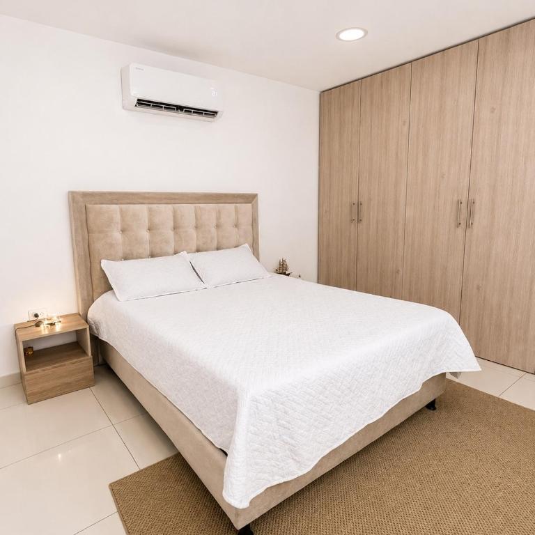 Comodidad y ubicación estratégica - Habitación Doble con baño privado - 2