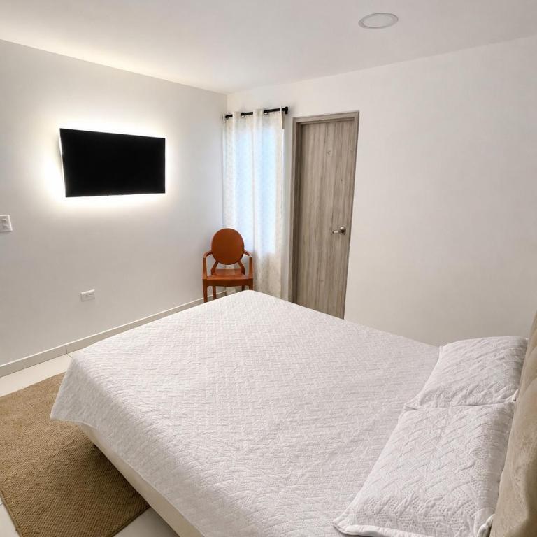 Comodidad y ubicación estratégica - Habitación Doble con baño privado - 4