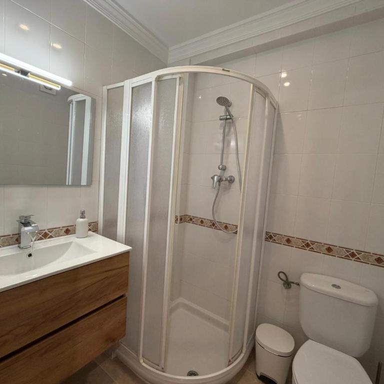 Sunlight Apartment - Apartamento soleado con balcón y piscina en el centro de Nerja - One-Bedroom Apartment - 19