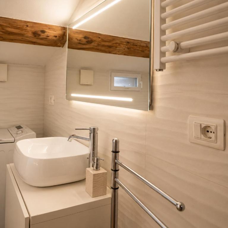 Una Baita nel Centro di Pescara con Parcheggio Privato - Palazzo Carolina - One-Bedroom Apartment - 6