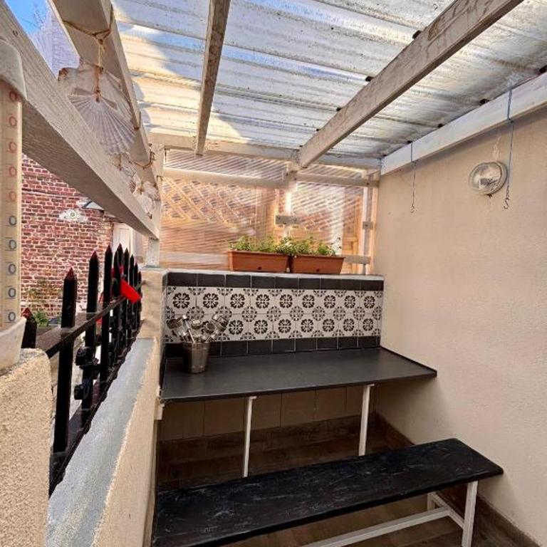 Maison de pêcheur située au pied du Monument Historique classé en 2020 le pont Colbert Maison à deux pas du centre ville Maison familiale - Maison 2 Chambres - 16
