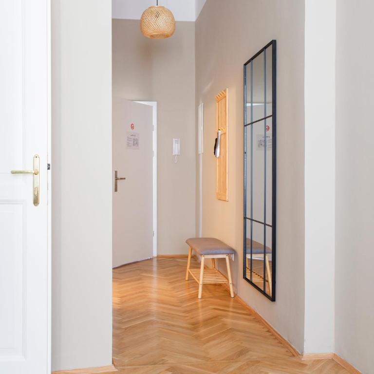 Boho Living Altstadt Suites - Free Parking by HERO HOMES Graz - Superior One-Bedroom Apartment - 19