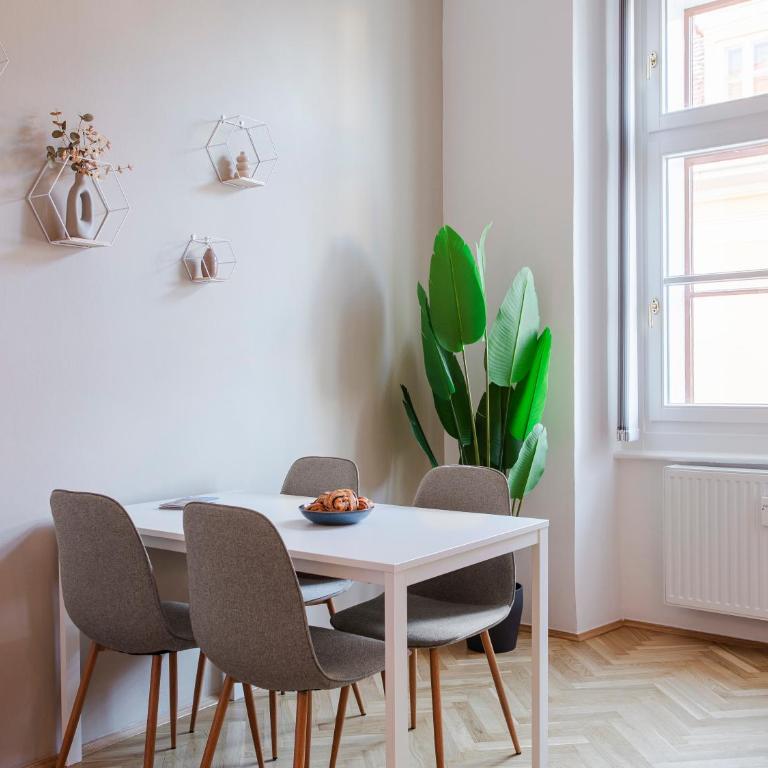 Boho Living Altstadt Suites - Free Parking by HERO HOMES Graz - Two-Bedroom Superior Apartment - 43