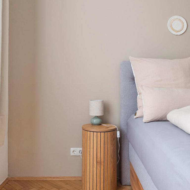 Boho Living Altstadt Suites - Free Parking by HERO HOMES Graz - Two-Bedroom Superior Apartment - 41