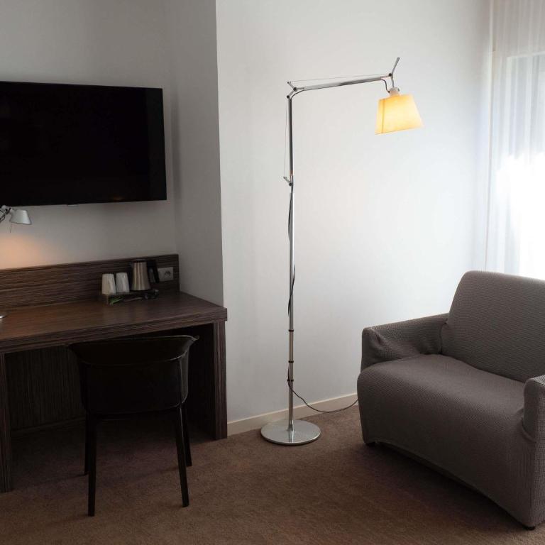 Mercure Saint Malo Balmoral - Chambre Supérieure avec Chaise Longue - 2