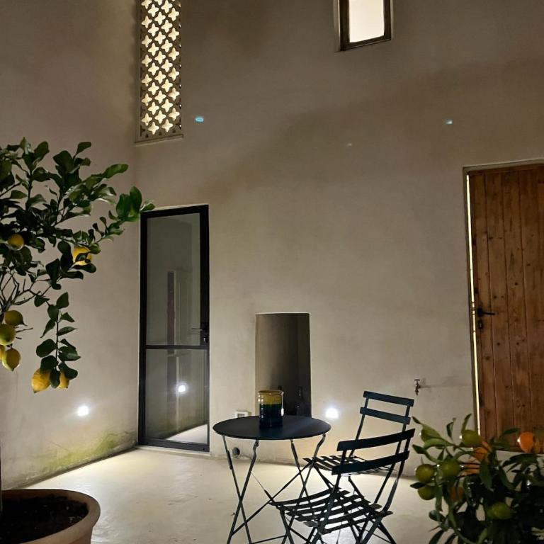 CA - Historic apartment with refined design - Vacation Home - 5