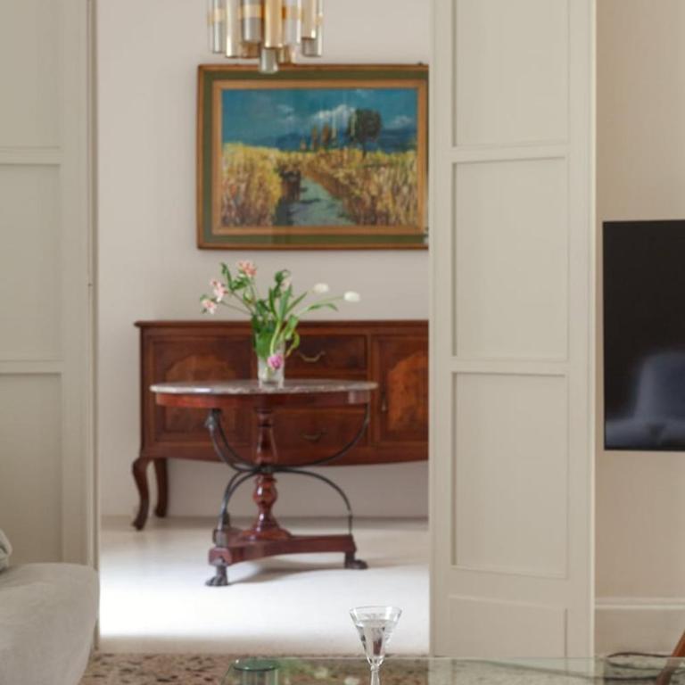 CA - Historic apartment with refined design - Vacation Home - 15