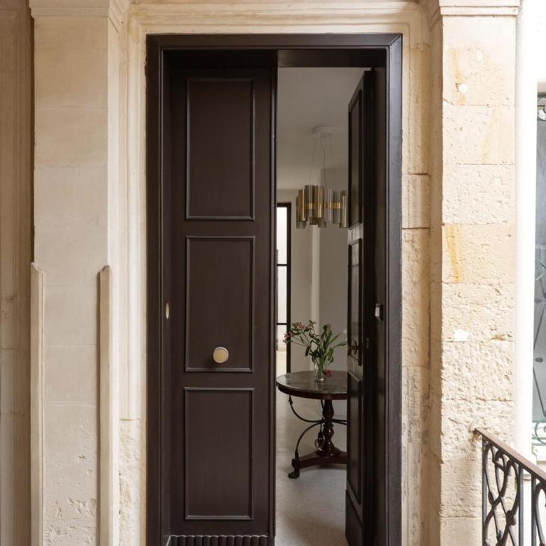 CA - Historic apartment with refined design - Vacation Home - 18