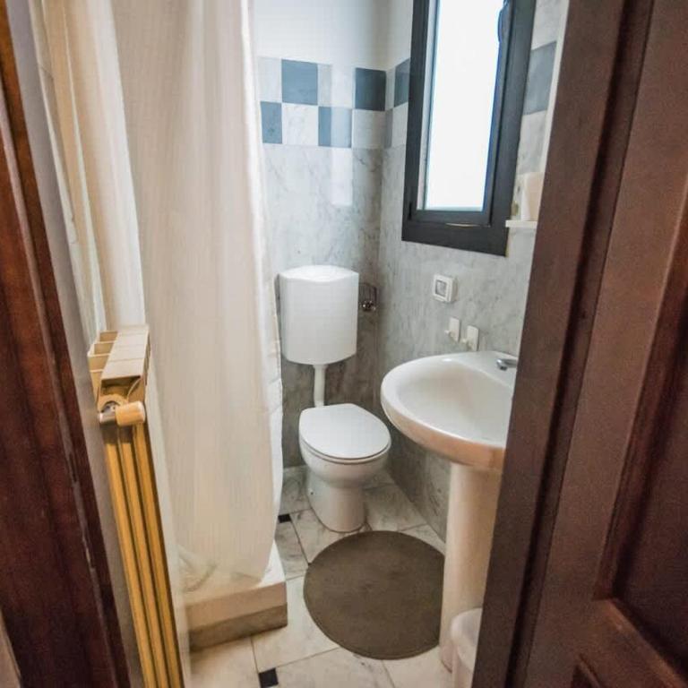 Spacious 2BR with 2 Ensuite Baths in Florence - Apartment - 12