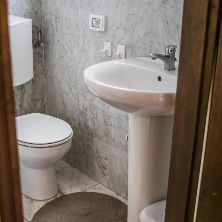 Spacious 2BR with 2 Ensuite Baths in Florence - Apartment - 13