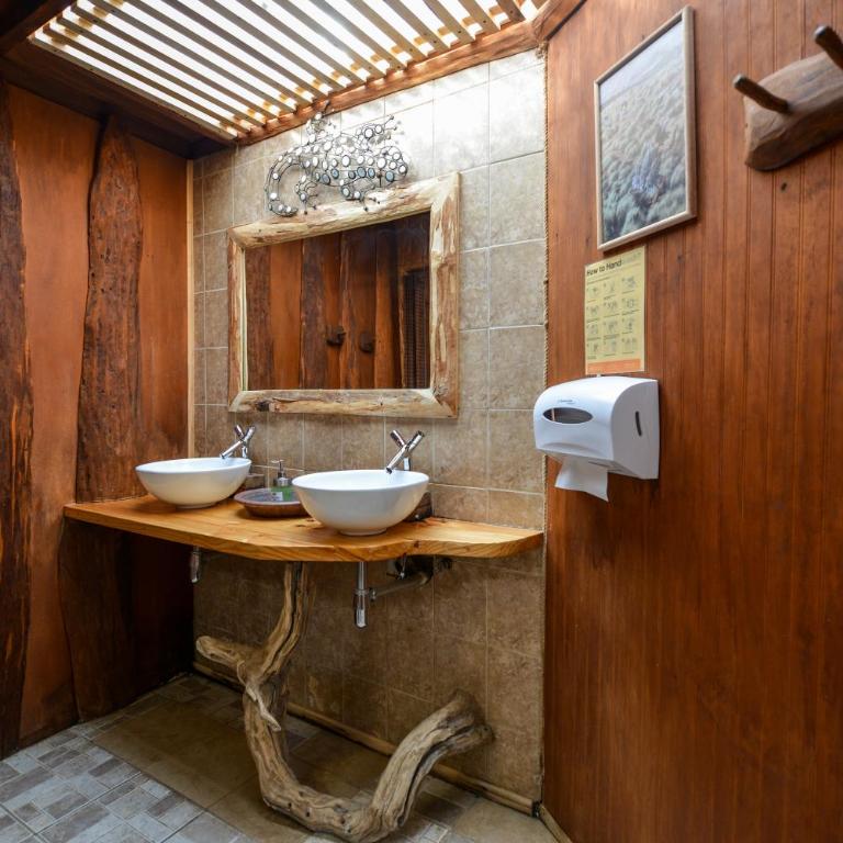 EcoCamp Patagonia - Basic Double or Twin Room with Shared Bathroom - 1