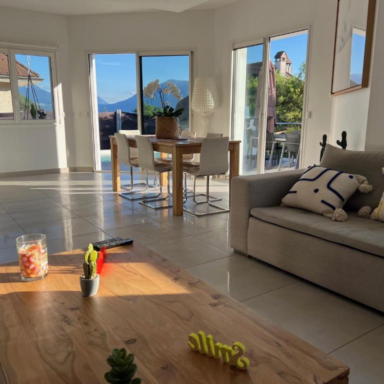 Villa avec piscine à 5 minutes du lac - Three-Bedroom Villa - 3