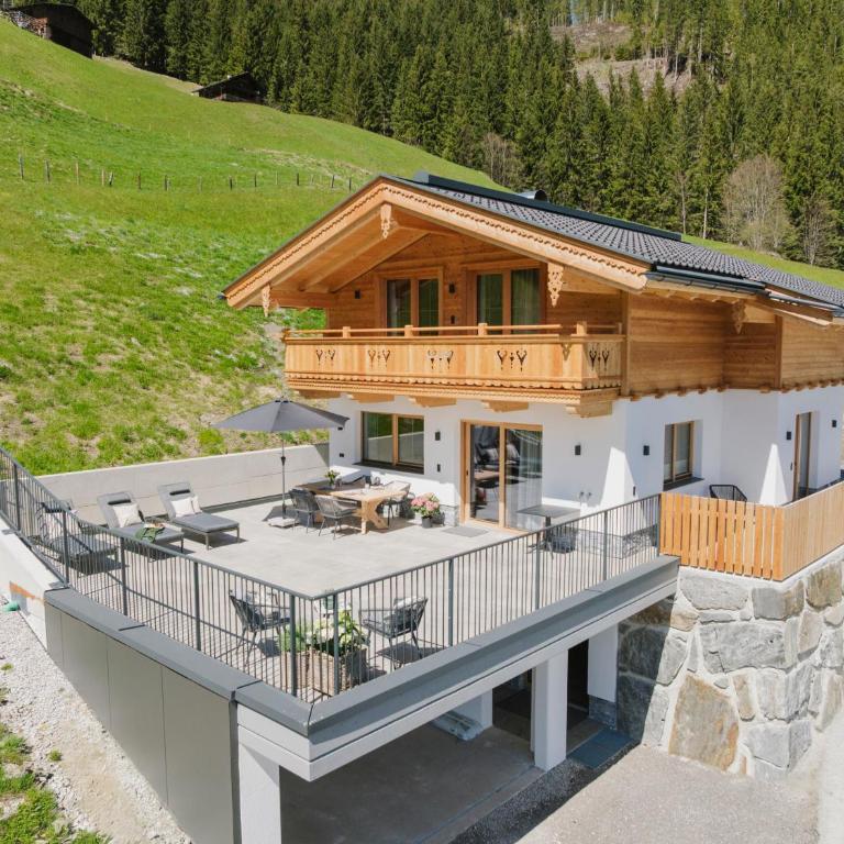 Moidi's Chalet Spieljoch - Holiday Home with bathroom - 2