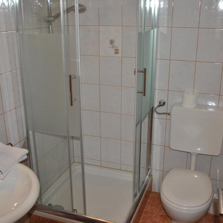 Frühstückspension Matheidl - Doppelzimmer mit Balkon - 14