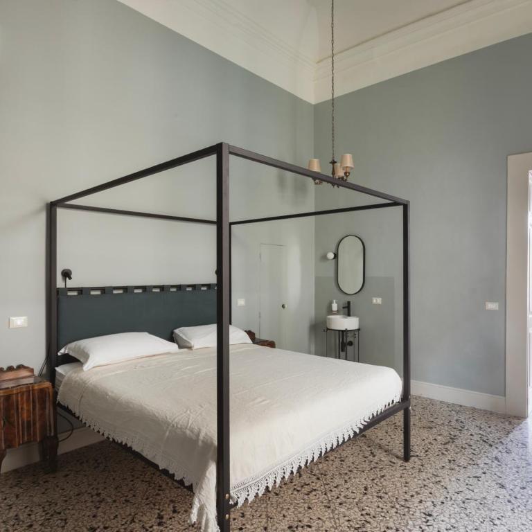 CA - Historic apartment with refined design - Vacation Home - 23