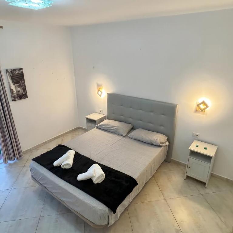 Paraiso Apartment 1km walk to beach - Apartamento de 1 dormitorio con balcón y vistas a la montaña - 5