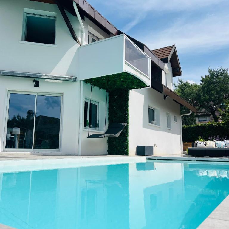 Villa avec piscine à 5 minutes du lac - Three-Bedroom Villa - 6