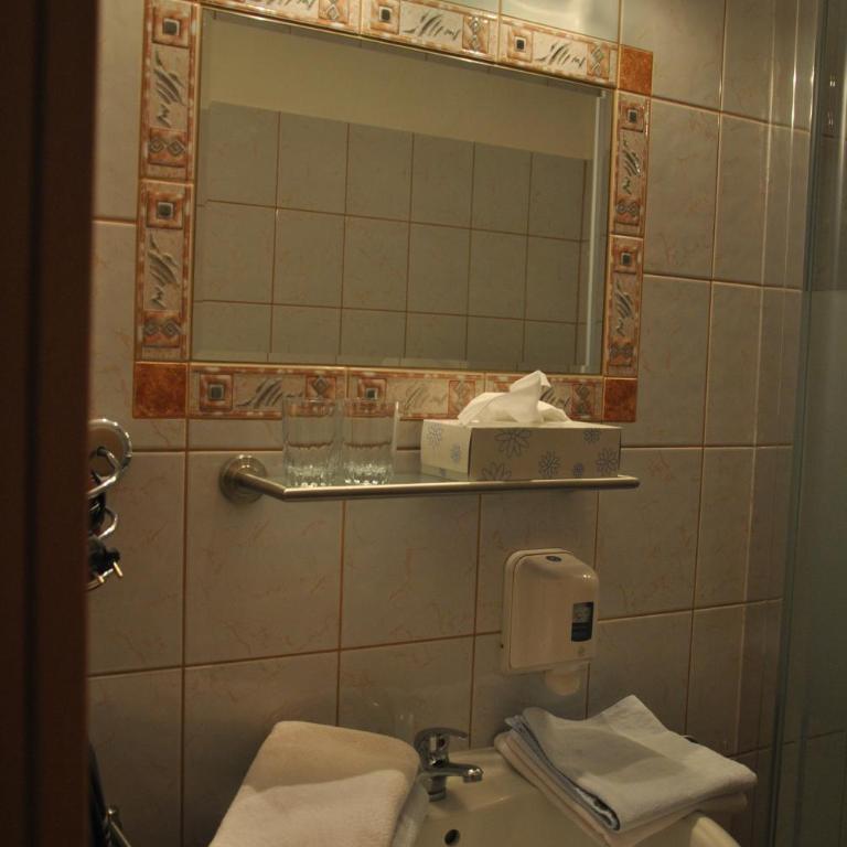 Frühstückspension Matheidl - Doppelzimmer mit Balkon - 15