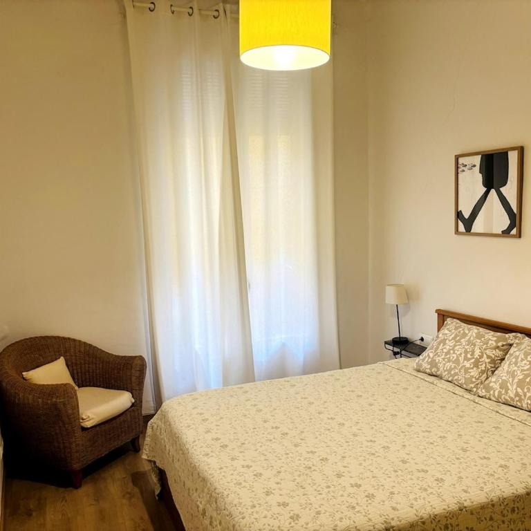 Charming Stay in Barcelona Near Las Ramblas - Two-Bedroom Apartment - 3
