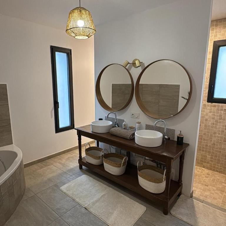 Contemporary Provençal villa with pool - Villa avec Piscine Privée - 24