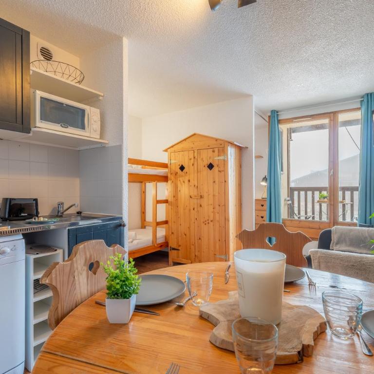 Balcony Ski-In Ski-Out with View apartments in centre of Val Thorens - Apartment with Balcony - 7