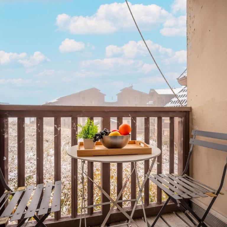 Balcony Ski-In Ski-Out with View apartments in centre of Val Thorens - Apartment with Balcony - 12