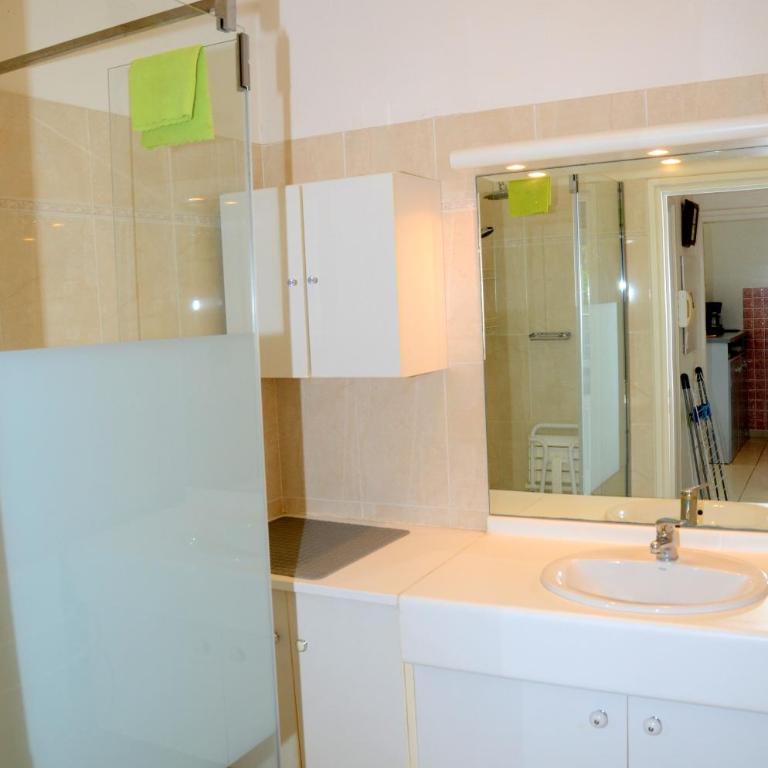 Charmant appartement bord mer dans un grand parc - Apartment mit 1 Schlafzimmer - 3