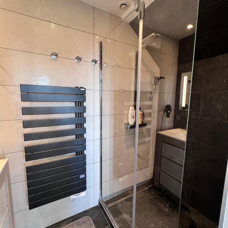 villa au calme avec piscine et vue sur le lac - Villa mit 3 Schlafzimmern - 56