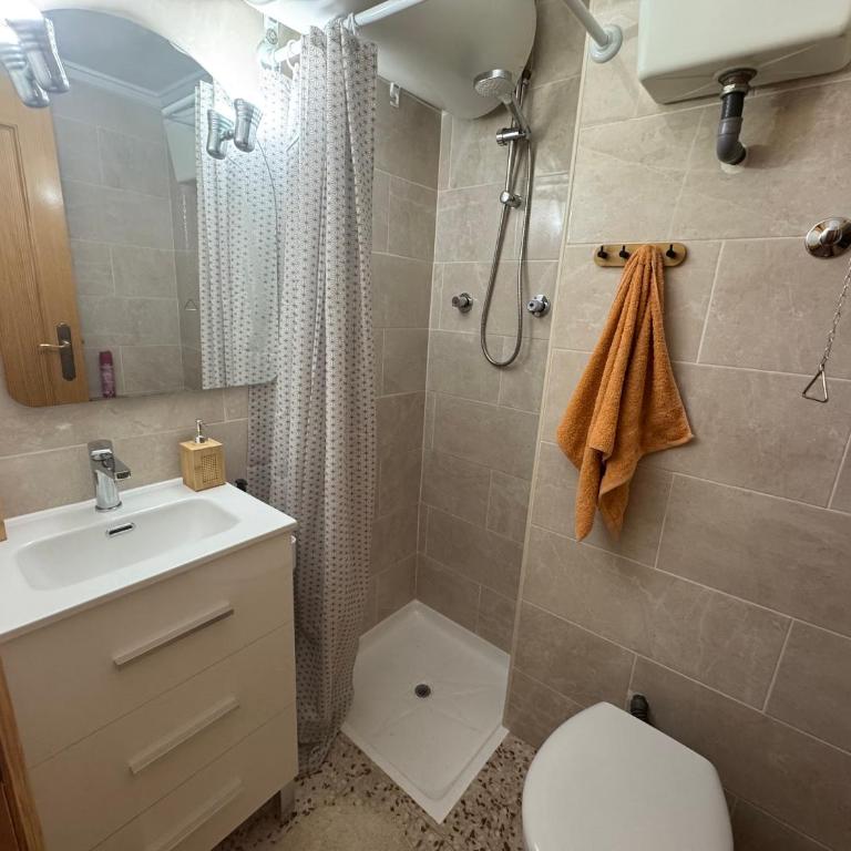 La Turia Soleada - Three-Bedroom Apartment with Balcony - 15