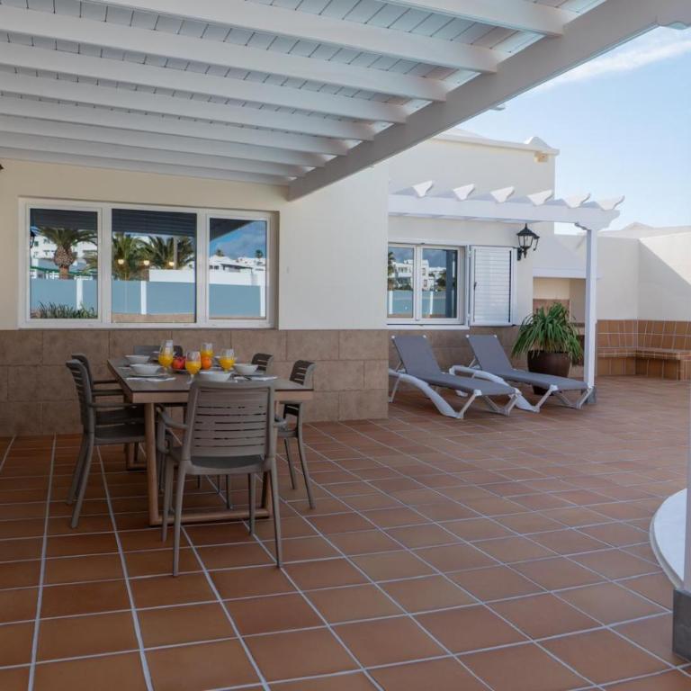 Villa Mamelo - Three-Bedroom House - 24