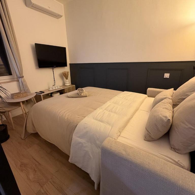 Charmant studio climatise proche remparts 5min - Appartement 2 Chambres - 8