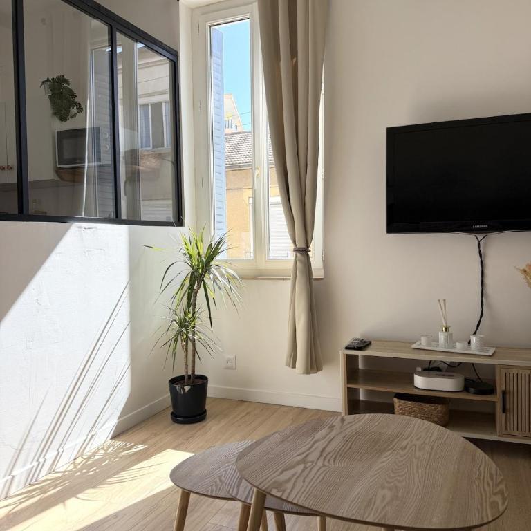 Charmant studio climatise proche remparts 5min - Appartement 2 Chambres - 17