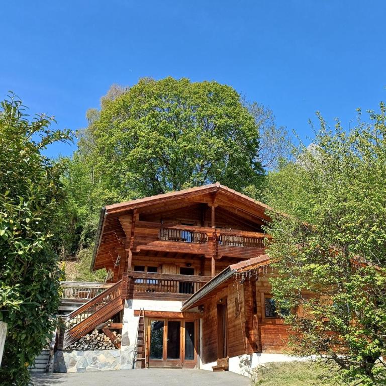 Magnifique chalet , 10 personnes, vue panoramique, bain nordique - Chalet - 1