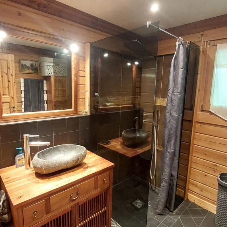 Magnifique chalet , 10 personnes, vue panoramique, bain nordique - Chalet - 35