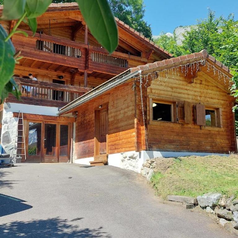 Magnifique chalet , 10 personnes, vue panoramique, bain nordique - Chalet - 48