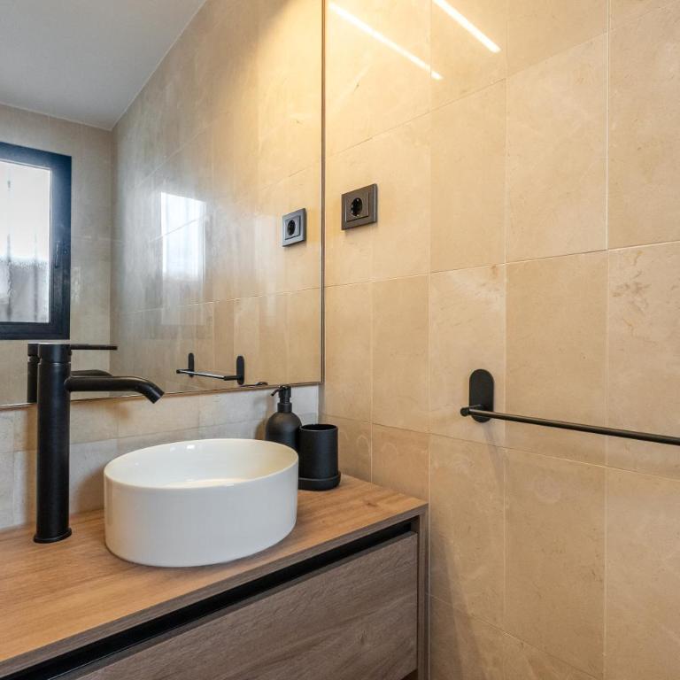 Hidden Gem 4 Bdr House Just Renovated on the Beach - Casa de 4 dormitorios - 23