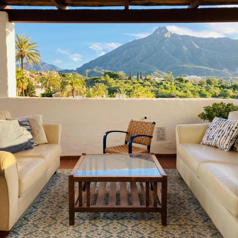Las Lomas Marbella Club Golden Mile - Apartamento de 2 dormitorios con vistas a la piscina - 1