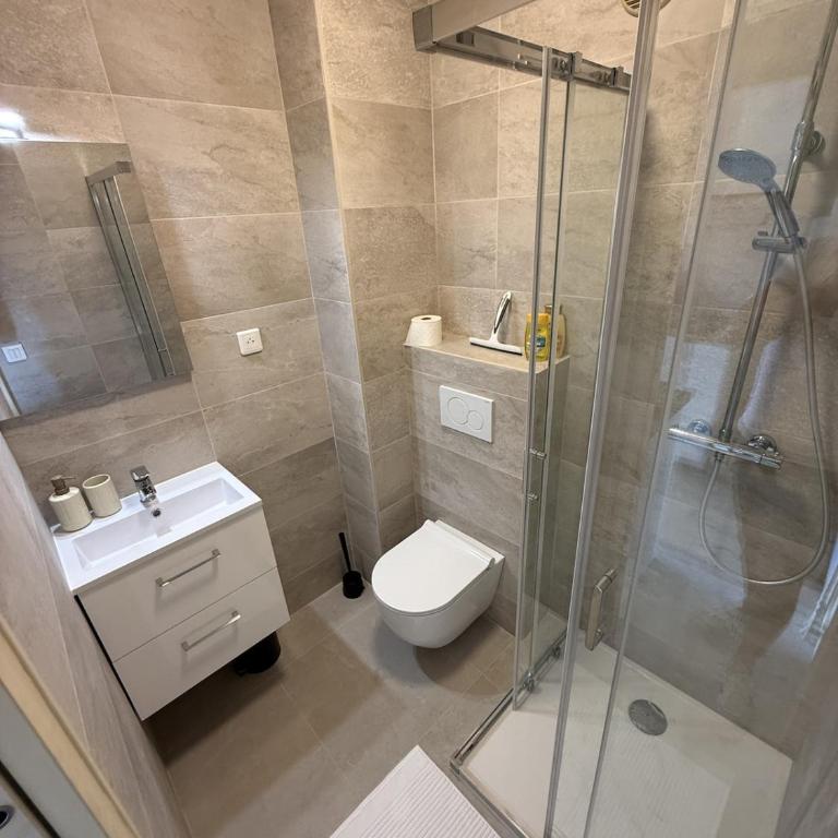 Charmant studio neuf proche centre et plages - Studio - 2