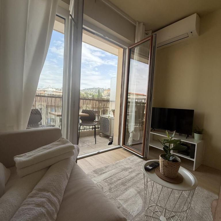 Charmant studio neuf proche centre et plages - Studio - 11
