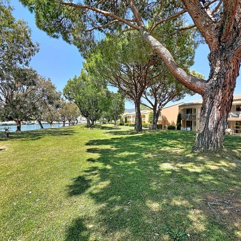 Mandelieu-la-Napoule Studio - Apartment with Garden View - 11