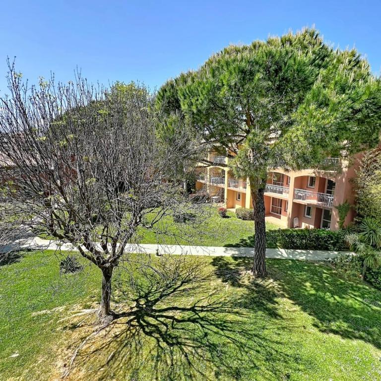 Mandelieu-la-Napoule Studio - Apartment with Garden View - 17